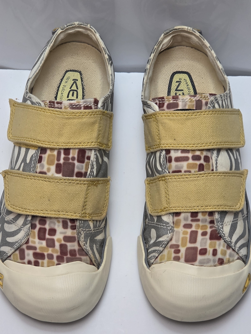 Keen Sula Multi-Print Canvas Sneaker, Great Condition, Size 7 - Picture 2 of 6